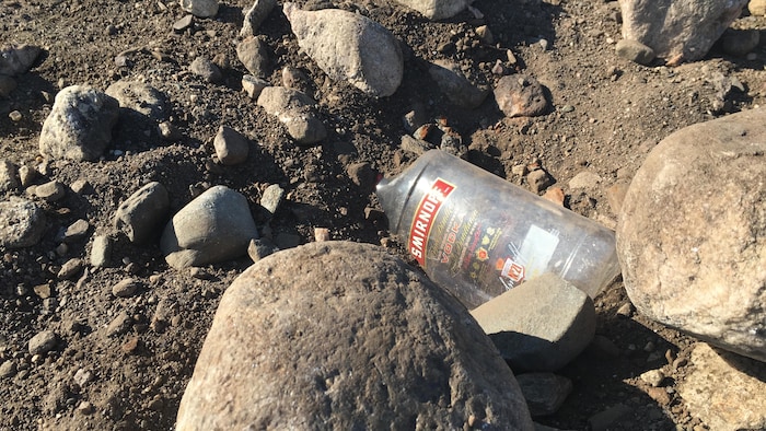 Un bouteille de vodka.