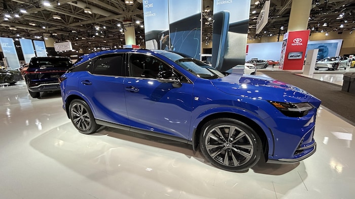 Une Lexus RX au salon de l’automobile de Toronto.