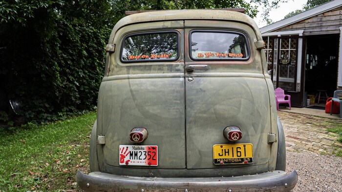 Une voiture. 