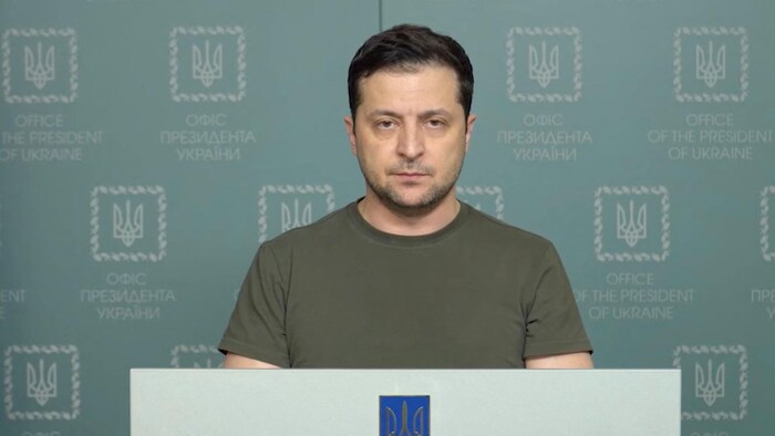 Volodymyr Zelensky lors d'une diffusion vidéo dimanche.