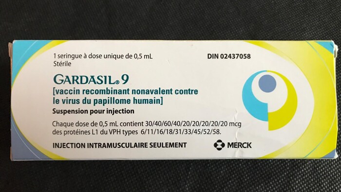 Une boite contenant un vaccin recombinant novavalent contre le virus du papillome humain, Gardasil 9, pour injection.