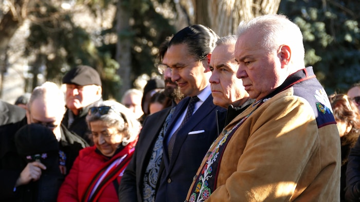 Les trois hommes politiques.