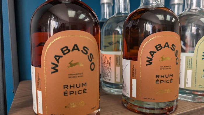 Des produits de la distillerie Wabasso.