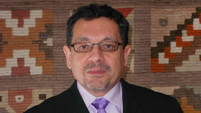 Portrait de Julio Arévalo, président de l'Association canado-péruvienne de Montréal. 