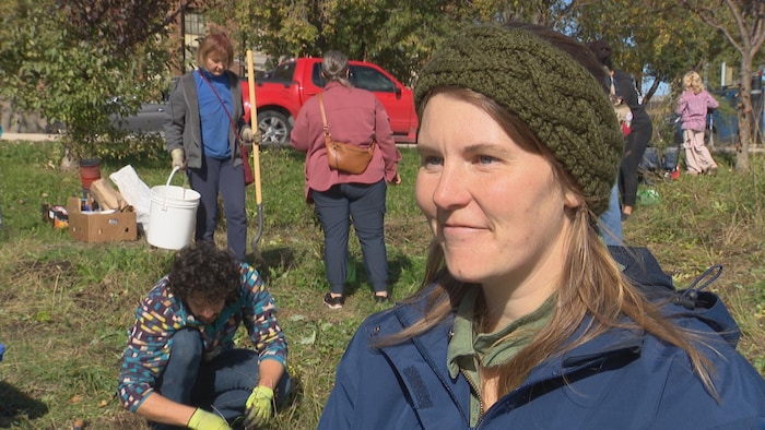 Kelly Leask, une des cofondatrices du projet Winnipeg Wildflower. 