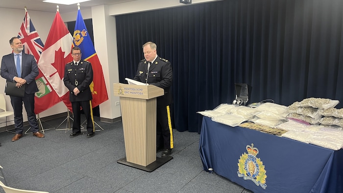 Le surintendant de la GRC, Jeff Asmundson, responsable de l’équipe intégrée d’application de la loi au Manitoba.