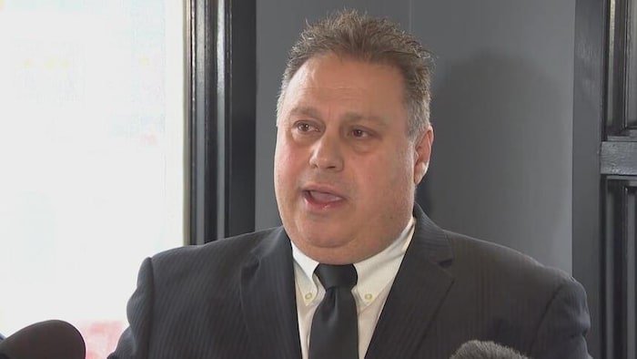 Michael Vogiatzakis en entrevue avec CBC.