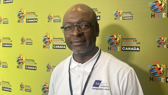 Patrick Tshiovo, le directeur exécutif du centre Recovery Education for Addictions and Complex Trauma le 28-03-2026.