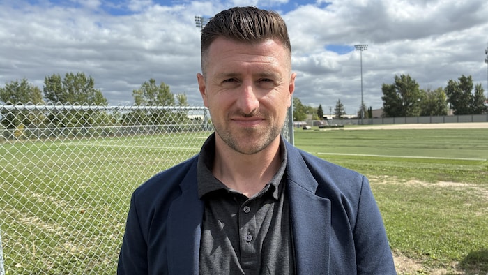 Le vice-président chargé du développement commercial de SixFive Stadiums, Adam Torpey.