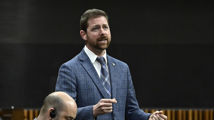 Xavier Barsalou-Duval en 2024 à la Chambre des communes.