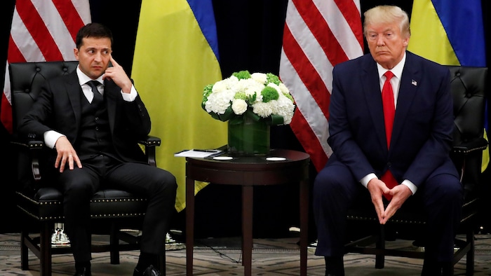 Le président ukrainien, Volodymyr Zelensky, et le président américain, Donald Trump, en marge de l'Assemblée générale des Nations unies.