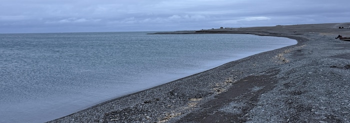 Le littoral de Resolute Bay, sur l’île Cornwallis, aux portes du passage du Nord-Ouest.