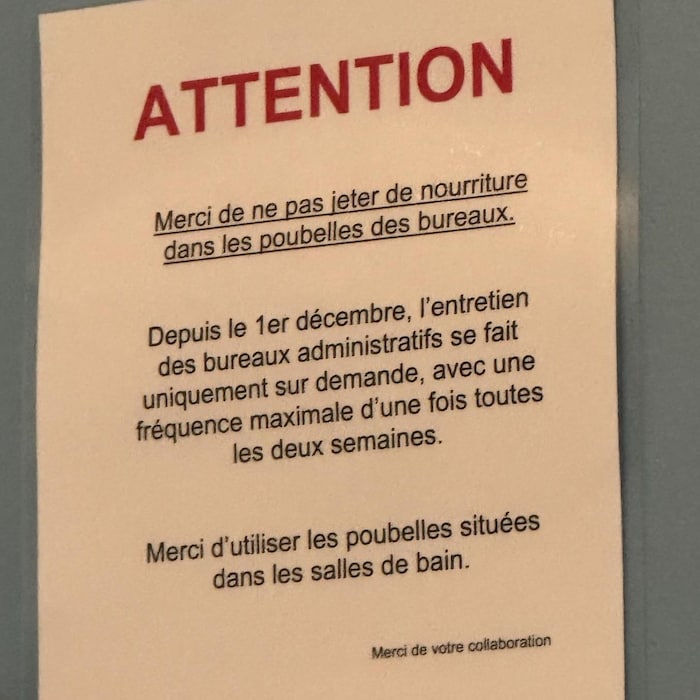 Un message récemment affiché sur les murs du CHUM.
