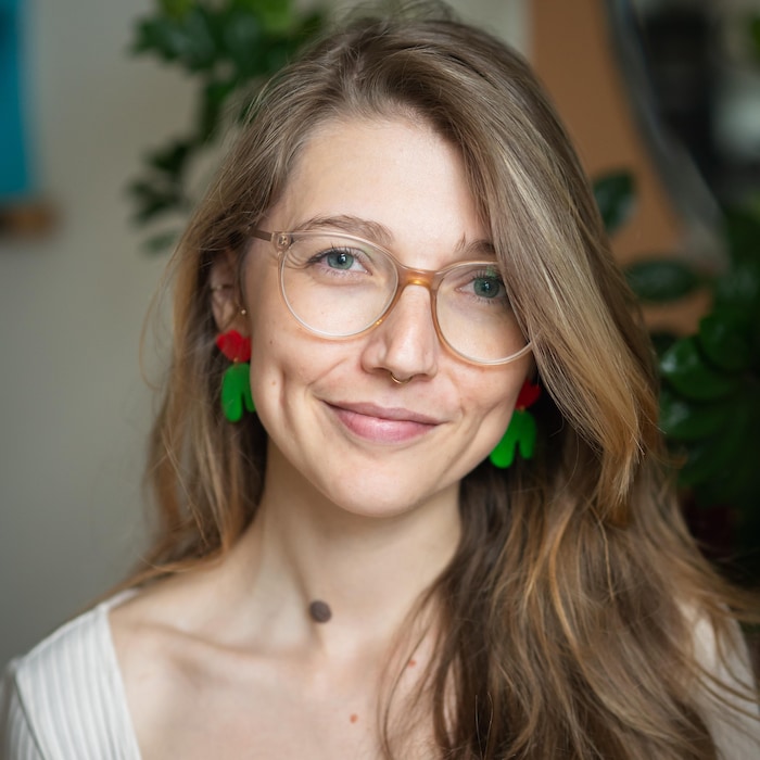 Un portrait de la jeune femme. 