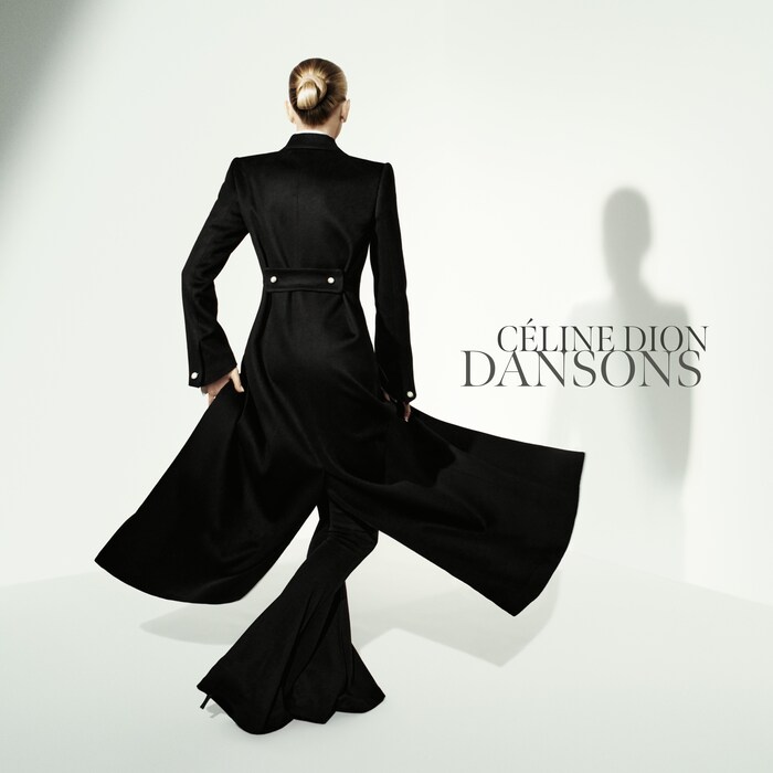 Céline Dion de dos. 
