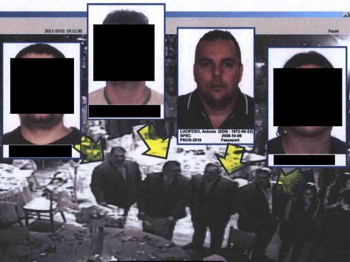 Antonio Lucifero lors du mariage de la fille du caïd Raynald Desjardins, en 2011. Il est entouré d'individus liés au mafieux Vittorio Mirarchi.