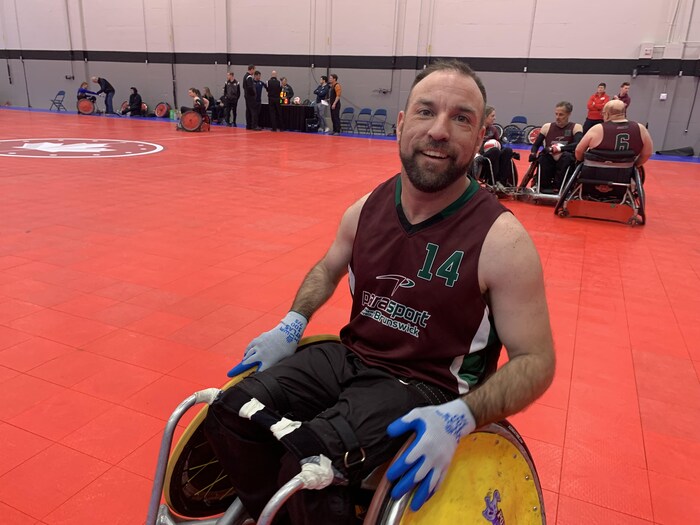 Joey Boudreau est membre de l'équipe du Nouveau-Brunswick de rugby en fauteuil roulant.
