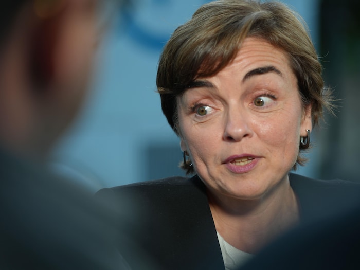 Christine Fréchette en mêlée de presse.