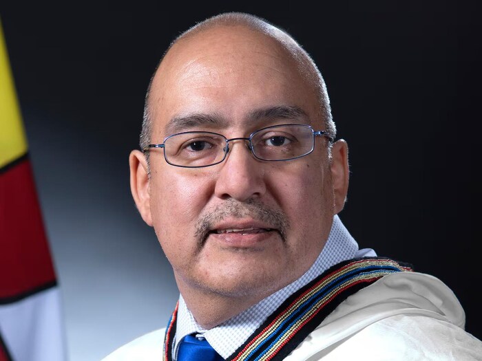 Un portrait de Craig Simailak.