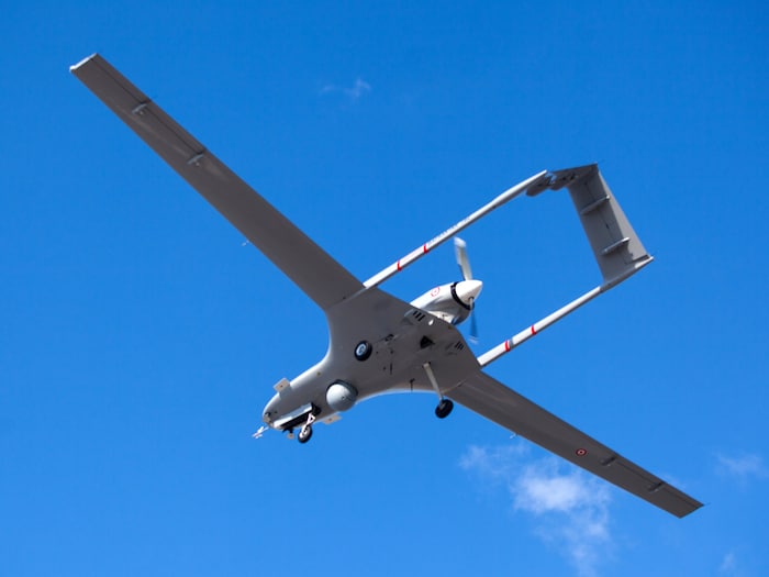 Un drone de combat en vol.