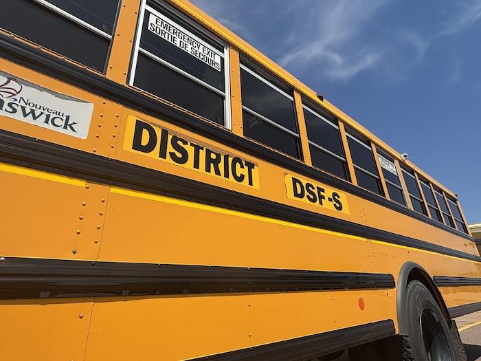 Un autobus scolaire du DSFS.