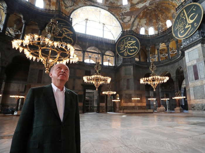 M. Erdogan dans l'ex-basilique.