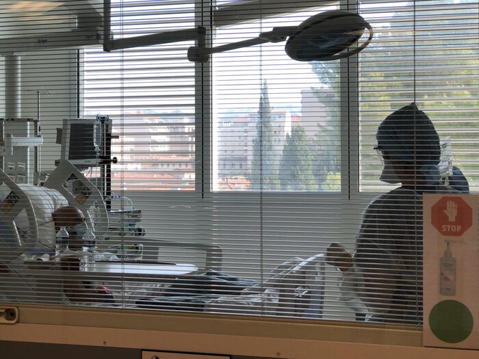 Un patient est alité.