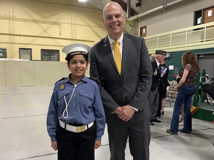 Matilda a reçu un certificat de reconnaissance du député provincial Jamie West pour son implication auprès des cadets.