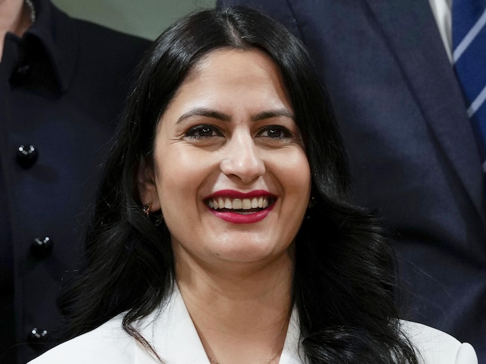 Un portrait de Kamal Khera au Parlement.