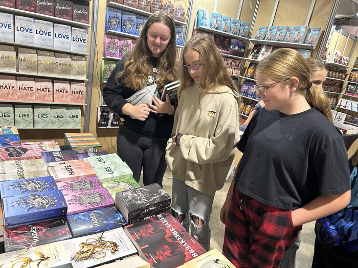 Les jeunes avides de lecture au Salon du livre de la Péninsule ...