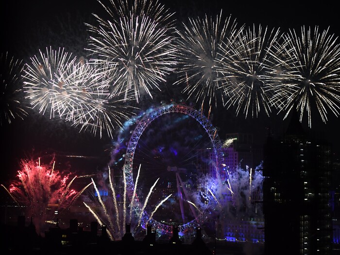Les feux d'artifice du Réveillon du Nouvel An à Ras Al Khaimah éblouira le  monde avec deux nouvelles tentatives destinées à remporter des titres  record du monde de Guinness pour accueillir l'année