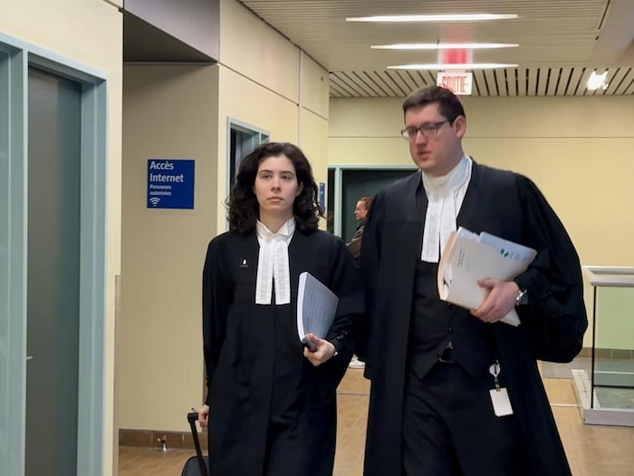 Me Kim Simard et Me Fabien Villemaire au palais de justice de Québec