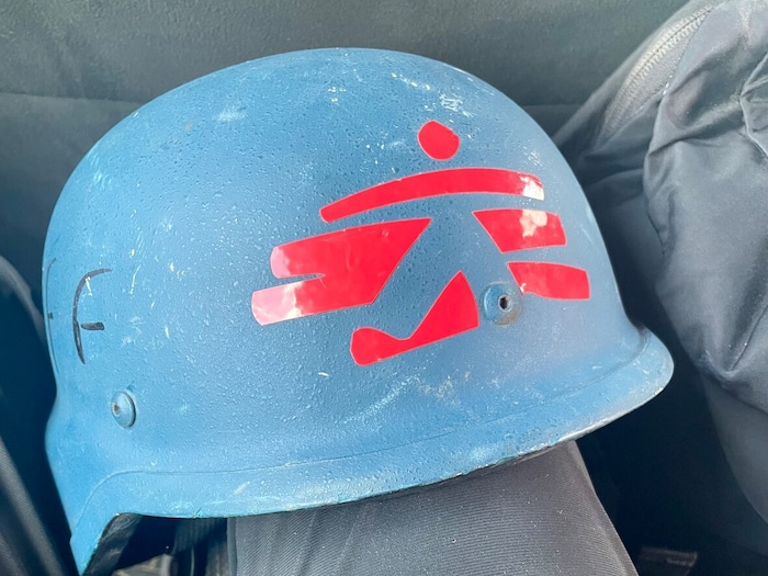 Le casque de Médecins sans frontières.