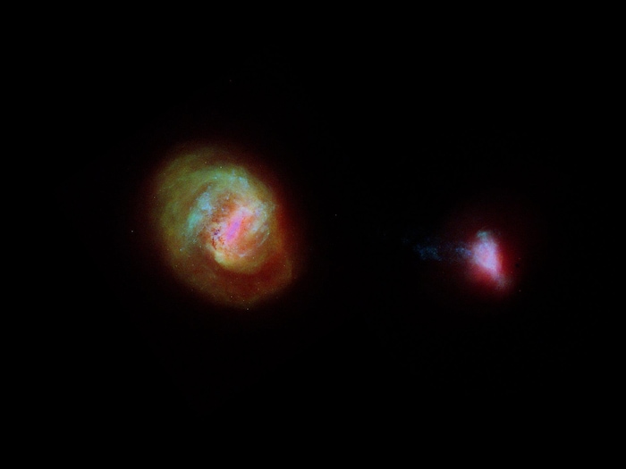 Le Grand et le Petit Nuage de Magellan, deux galaxies naines qui gravitent autour de la Voie lactée.