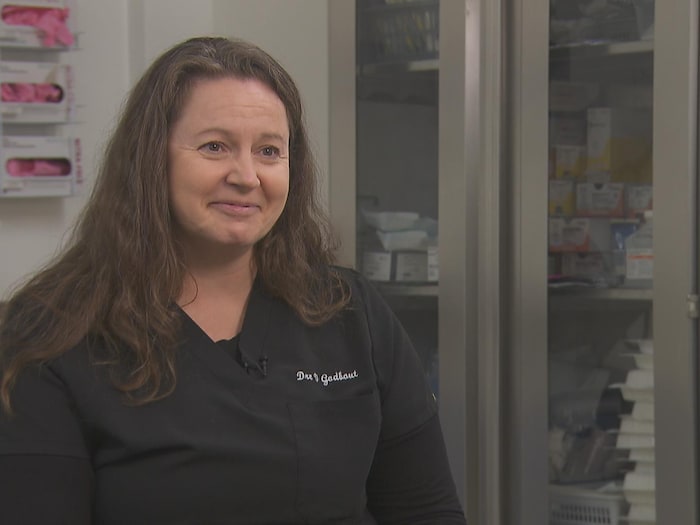 Opérations chirurgicales au privé Québec débloque un permis en