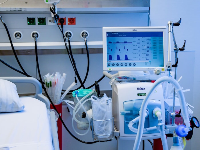 Un respirateur dans une unité de soins intensifs, en Allemagne.