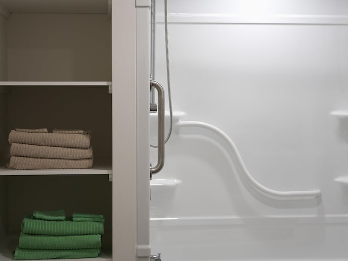 Une douche adaptée.