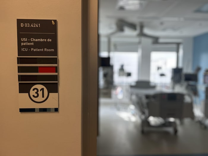 Une des chambres de l'unité des soins intensifs à l'hôpital Royal Victoria du Centre universitaire de santé McGill (CUSM).