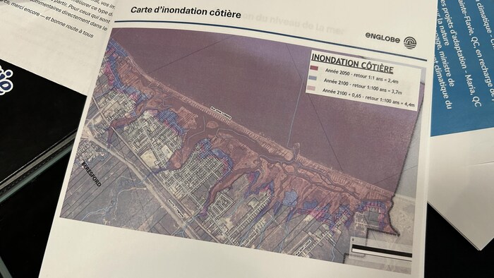 Une carte qui indique des zones à risque des inondations côtières.