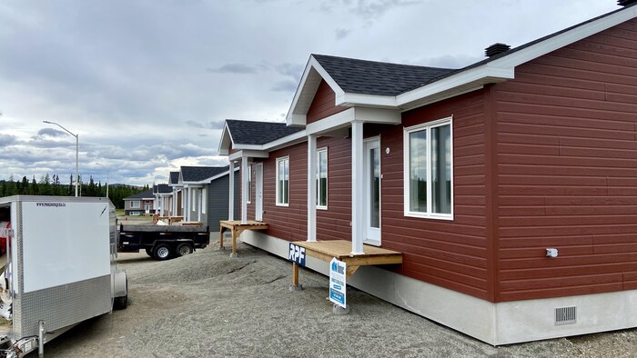 Des maisons en construction à Fermont.