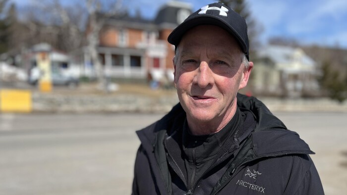 Le maire de Tadoussac, Richard Therrien, lors d'une entrevue avec Radio-Canada.