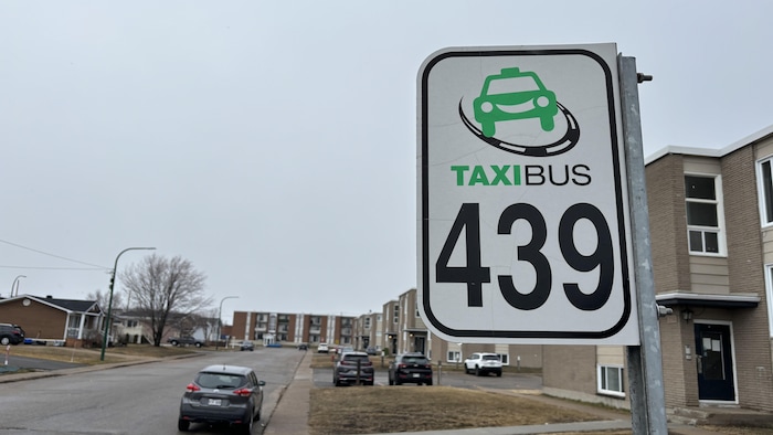 Un arrêt de Taxibus à Sept-Îles.