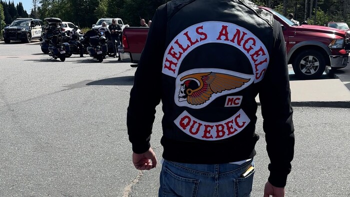 Une cinquantaine de membres des Hells Angels paradent sur la Côte-Nord, dans un contexte de hausse de la criminalité liée au gangs de rue.