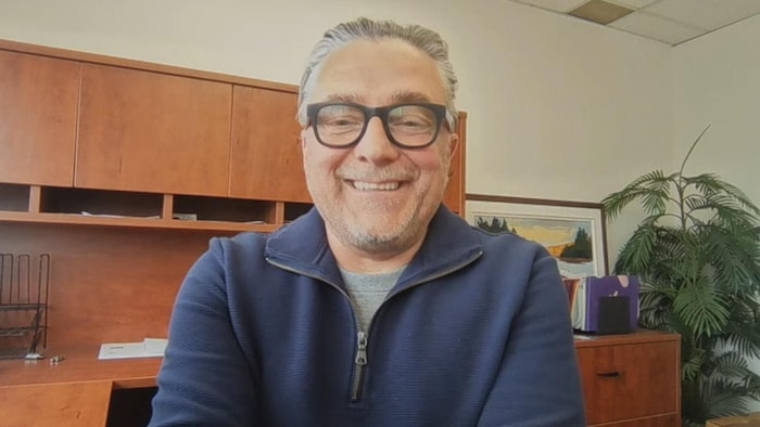Yves Côté lors d'une entrevue avec Radio-Canada.