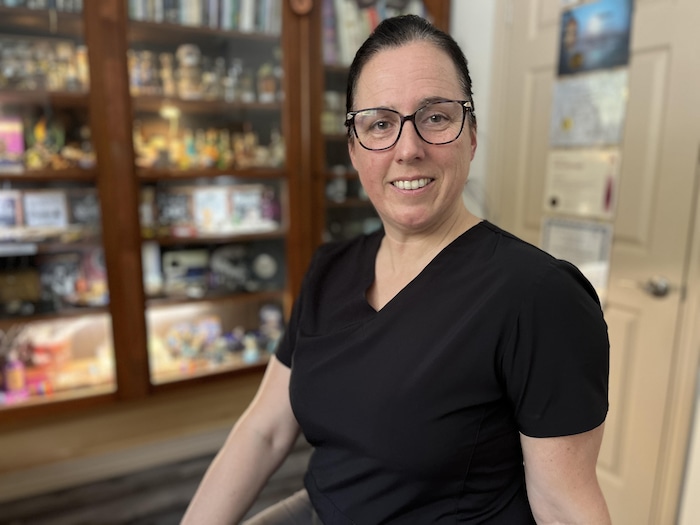 Mélanie Lebel est une résidente de Tadoussac.