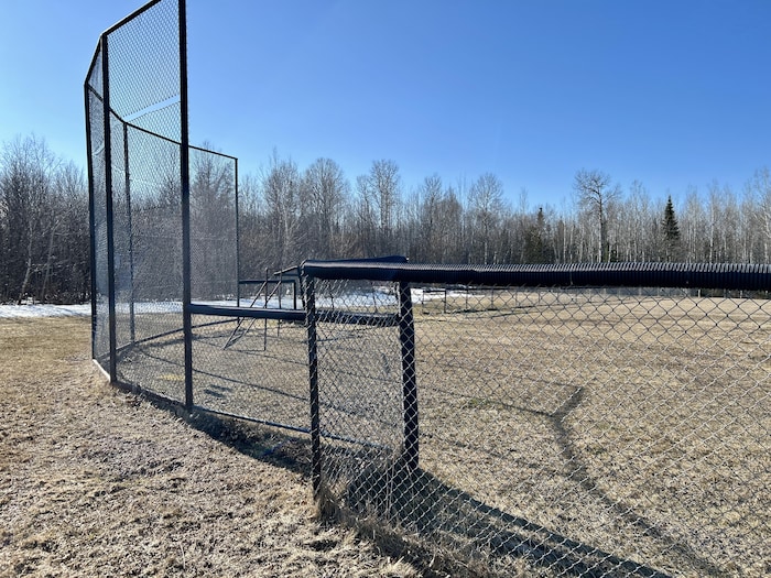 Un terrain de balle molle dans un parc.