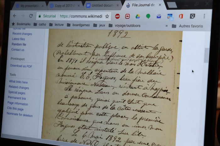 Extrait du Journal de l'île aux perroquets de 1892 présenté sur un écran d'ordinateur portable