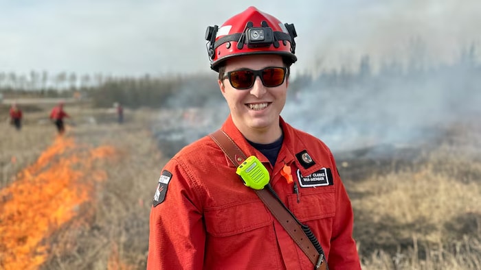 Un agent de prévention de feu de forêt de High Level, en Alberta.