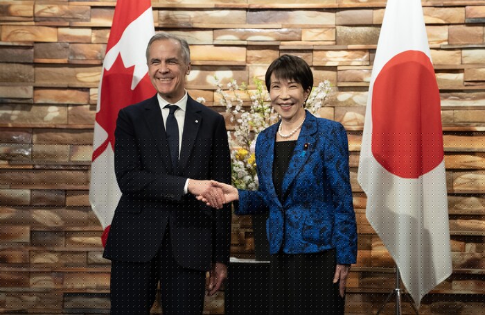 Mark Carney et Sanae Takaichi.