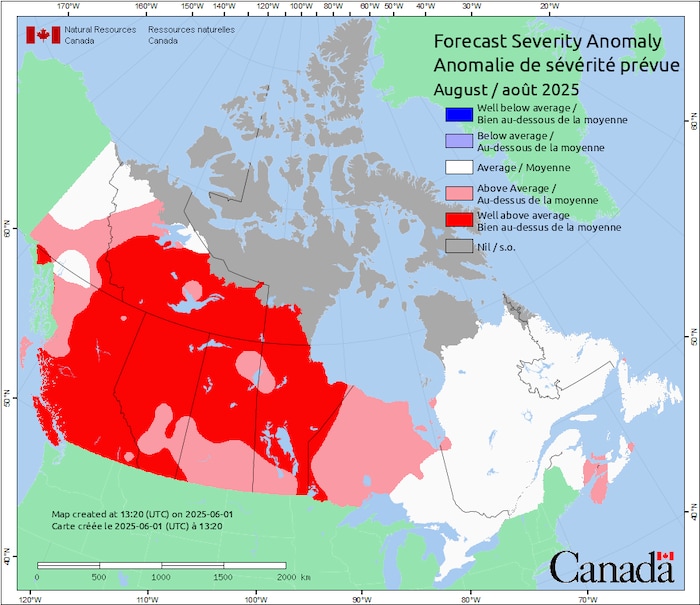 Une carte du Canada indiquant par différentes couleurs les prévisions de sévérité des feux de forêt.